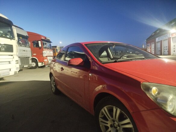 2007 Opel Astra GTC H Рестайлинг, красный, 435000 рублей - вид 6