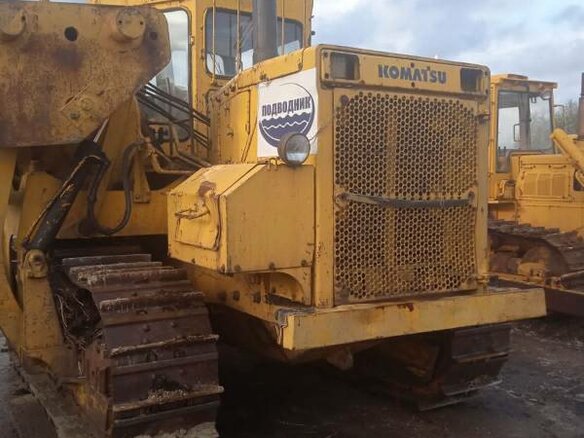 1993 Komatsu D85, золотистый, 6000000 рублей