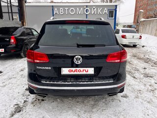 2016 Volkswagen Touareg II Рестайлинг, чёрный, 3000000 рублей, вид 2