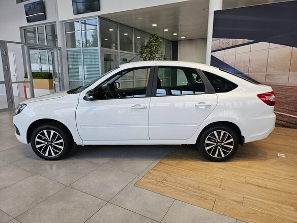 2025 Lada (ВАЗ) Granta I Рестайлинг, белый - вид 12
