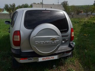 2004 Chevrolet Niva I, серебристый, 350000 рублей, вид 3