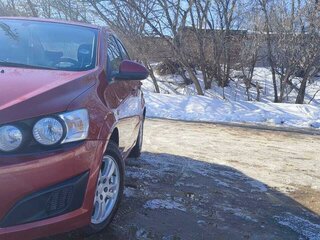 2014 Chevrolet Aveo II, красный, 750000 рублей, вид 5