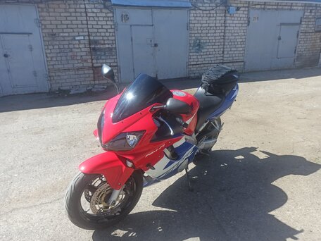 2001 Honda CBR 600F, красный, 450000 рублей, вид 4