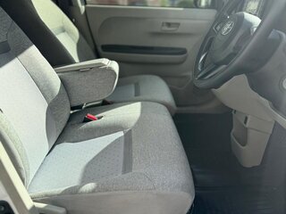 2018 Toyota Passo III, белый, 979000 рублей, вид 4