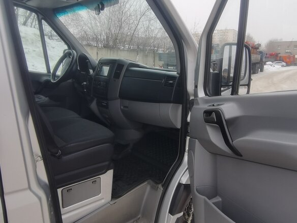 2014 Mercedes-Benz Sprinter, серебристый, 3700000 рублей - вид 4