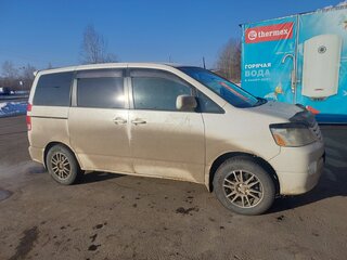 2006 Toyota Noah I (R60), белый, 1200000 рублей, вид 4