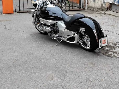 2004 Honda Valkyrie 1800, чёрный, 2450000 рублей, вид 3