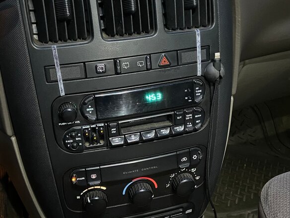 2002 Dodge Caravan 4-speed IV, зелёный - вид 15