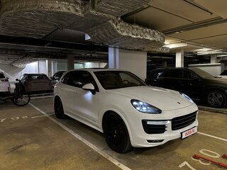 2017 Porsche Cayenne GTS II Рестайлинг (958), белый, 6700000 рублей, вид 2