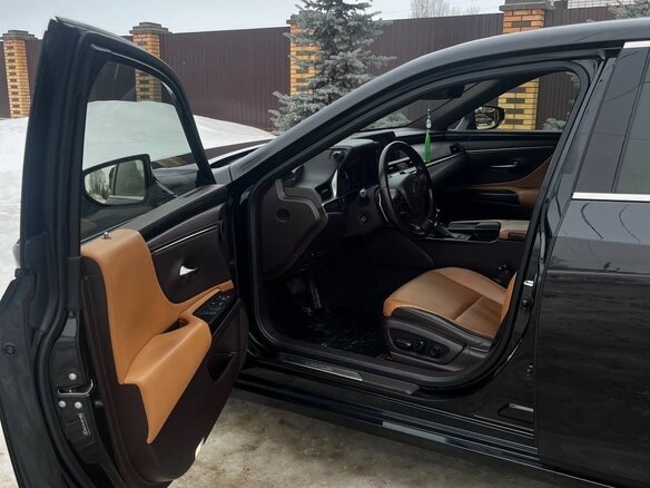 2019 Lexus ES 250 VII, чёрный, 4250000 рублей - вид 10