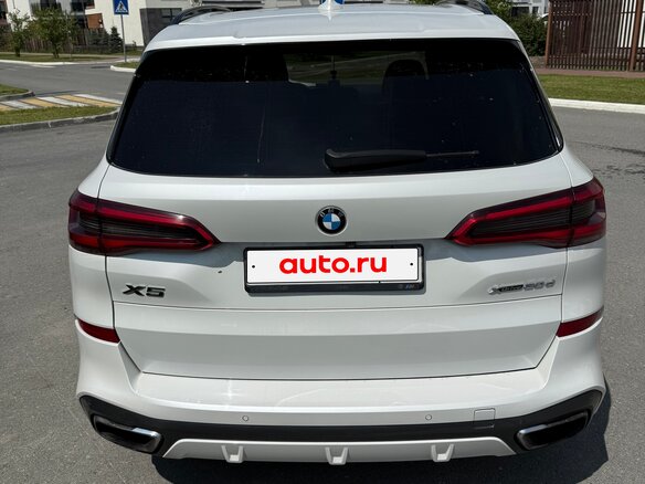 2019 BMW X5 30d IV (G05/G18), белый, 5950000 рублей - вид 3