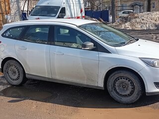 2017 Ford Focus III Рестайлинг, белый, 800000 рублей, вид 3