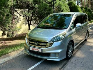 2009 Honda Stepwgn Spada III, серебристый, 1350000 рублей, вид 1