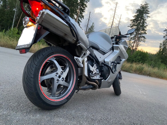 2005 Honda VFR 800, серебристый, 545000 рублей - вид 13