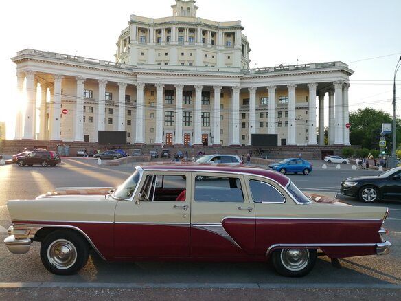 1981 ГАЗ 13 «Чайка», красный, 5000000 рублей - вид 10