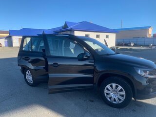 2013 Volkswagen Tiguan I Рестайлинг, чёрный, 1770000 рублей, вид 1