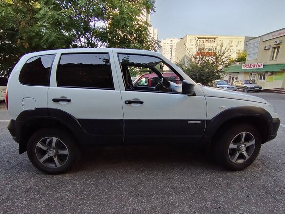 2015 Chevrolet Niva I Рестайлинг, белый, 699000 рублей - вид 3