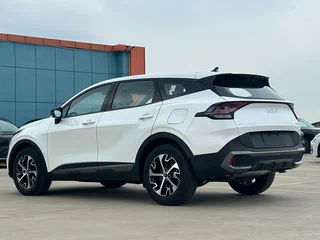 2025 Kia Sportage V, белый, 3945000 рублей, вид 3