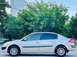 2007 Renault Megane II Рестайлинг, бежевый, 399999 рублей, вид 2