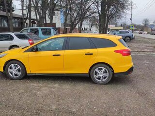 2015 Ford Focus III Рестайлинг, жёлтый, 650000 рублей, вид 5