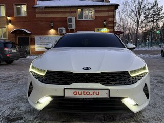 2020 Kia K5 III, белый, 2700000 рублей, вид 1