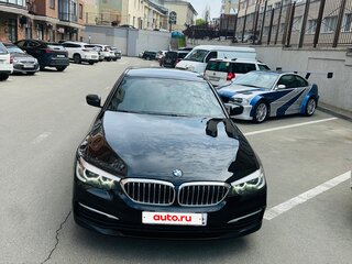 2019 BMW 5 серии 520d xDrive VII (G30/G31/G38), чёрный, 2760000 рублей, вид 4