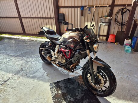 2015 Yamaha MT-07 (FZ-07), серый, 600000 рублей, вид 3