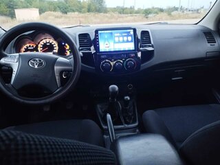 2014 Toyota Hilux VII Рестайлинг, серебристый, 2500000 рублей, вид 1