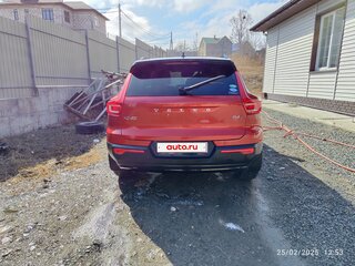 2020 Volvo XC40 8AT I, красный, 2390000 рублей, вид 5