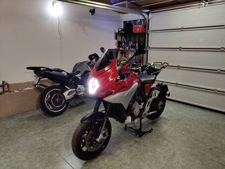2015 MV Agusta Turismo Veloce 800, красный, 845000 рублей, вид 1