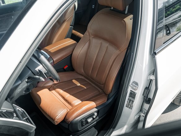 2019 BMW X5 M50d IV (G05/G18), белый, 8400000 рублей - вид 11