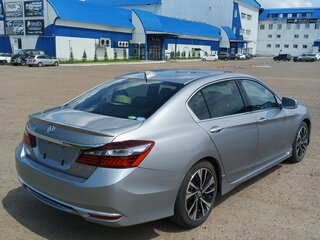 2018 Honda Accord IX Рестайлинг, серый, 3100000 рублей, вид 5
