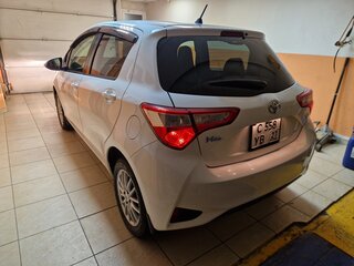 2020 Toyota Vitz III (XP130) Рестайлинг 2, белый, 1100000 рублей, вид 3