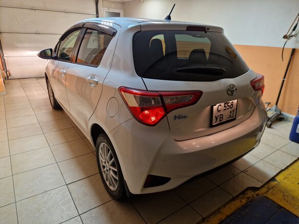 2020 Toyota Vitz III (XP130) Рестайлинг 2, белый, 1100000 рублей - вид 2