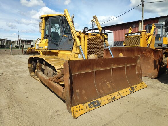 2008 Komatsu D65, жёлтый
