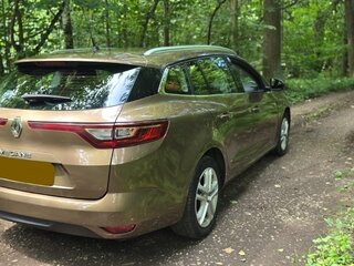 2017 Renault Megane IV, золотистый, 1400000 рублей, вид 2