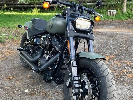 2021 Harley-Davidson Fat Bob, зелёный, 1700000 рублей, вид 4