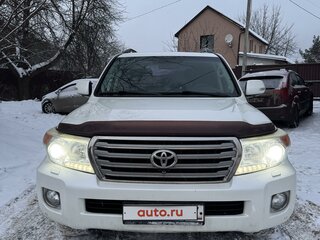 2013 Toyota Land Cruiser 200 Series Рестайлинг 1, белый, 3450000 рублей, вид 4