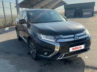 2019 Mitsubishi Outlander III Рестайлинг 3, чёрный, 1950000 рублей, вид 1