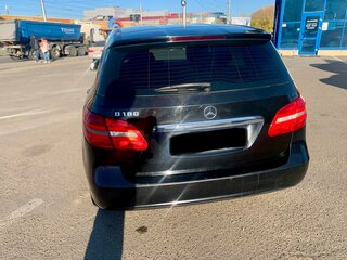 2013 Mercedes-Benz B-Класс 180 II (W246), чёрный, 1250000 рублей, вид 4