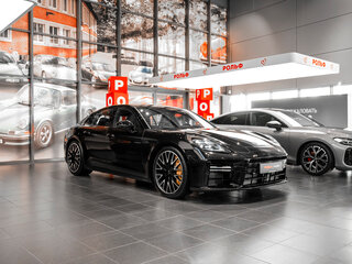 2026 Porsche Panamera Turbo S E-Hybrid III, чёрный, 39990000 рублей, вид 3