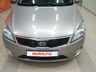 2010 Kia Ceed I Рестайлинг, серебристый, 765000 рублей, вид 3