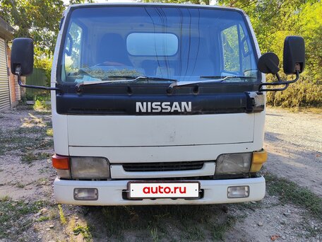 1996 Nissan Atlas, белый, 650000 рублей, вид 1