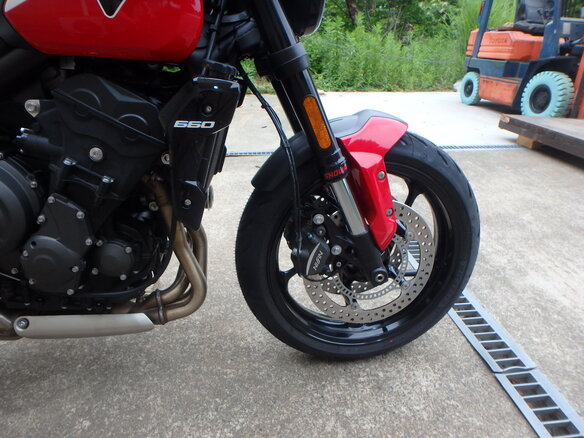 2026 Triumph Trident 660, красный, 1050000 рублей - вид 14