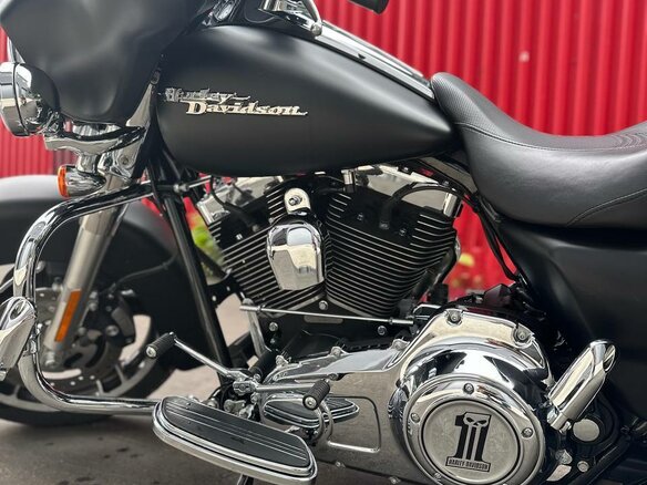 2010 Harley-Davidson Street Glide, чёрный, 1000000 рублей - вид 7
