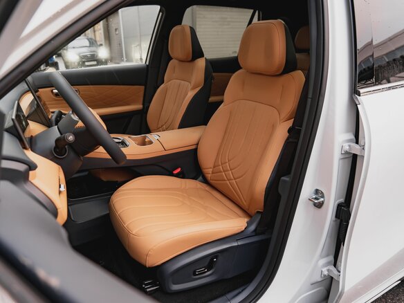 2026 Geely EX5 Гибрид EM-i, белый - вид 23