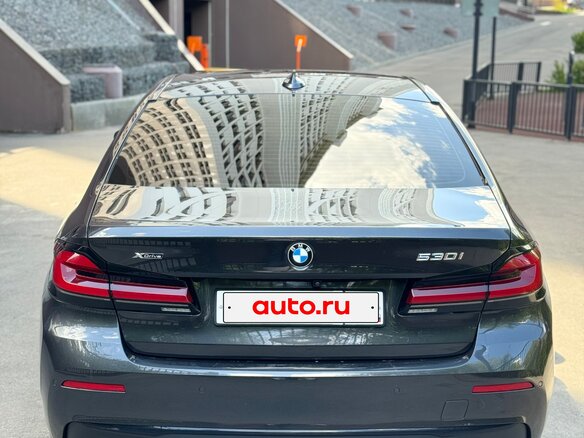 2020 BMW 5 серии 530i xDrive VII (G30/G31/G38) Рестайлинг, серый, 4500000 рублей - вид 4