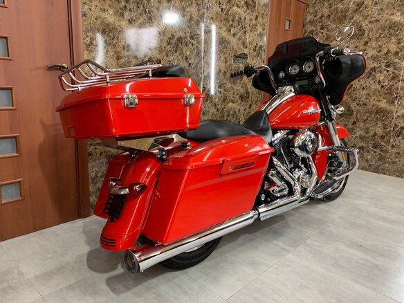 2009 Harley-Davidson Street Glide, красный - вид 4
