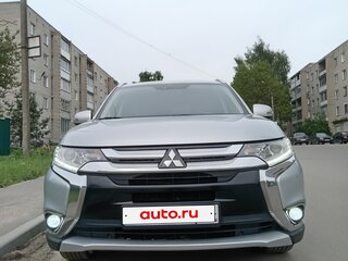 2015 Mitsubishi Outlander III Рестайлинг 2, серебристый, 1600000 рублей, вид 2