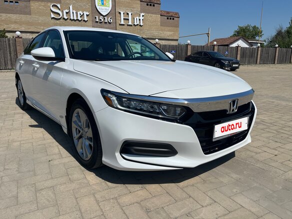 2019 Honda Accord X, белый, 1985000 рублей - вид 2